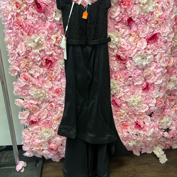 Cecilia Couture 1460 black size 14 off the shoulder long dress NWT mermaid - Picture 4 of 9